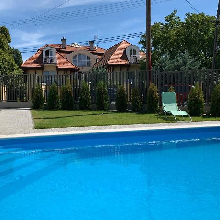 Naplemente Apartman Balatonfured Exterior photo